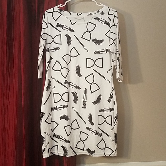 Dresses & Skirts - NWOT TIME Mini Dress